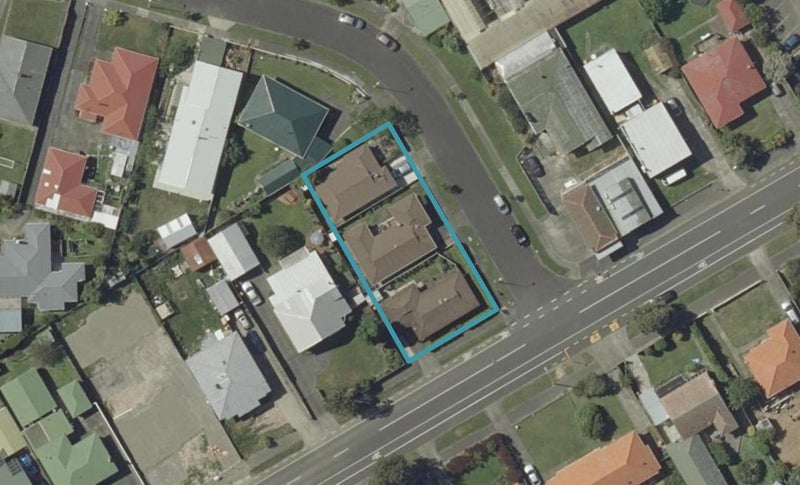 1B Lowestoft Place, West End, Palmerston North - Carousel 1