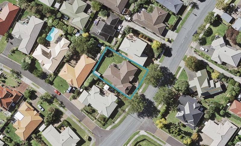 11 Tarnica Road, Northpark, Auckland - Carousel 1