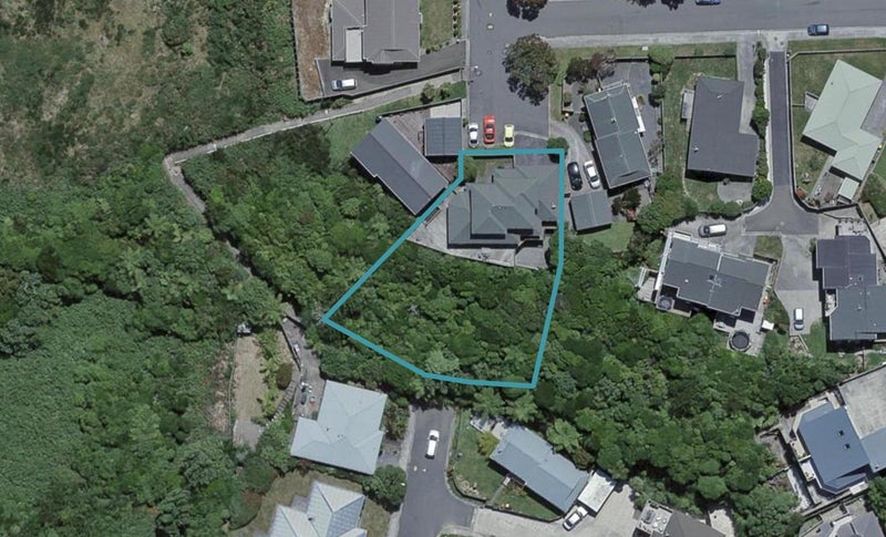 37 Pelorous Street, Paparangi, Wellington - Carousel 1