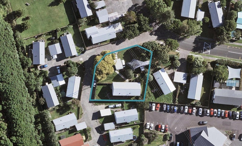 8 Keri Anne Place, Goodwood Heights, Auckland - Carousel 1