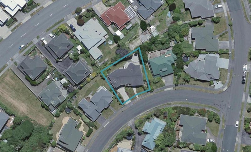 6 Myers Grove, Churton Park, Wellington - Carousel 1