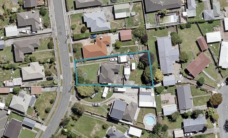 7 Robertson Street, Elderslea, Upper Hutt - Carousel 1
