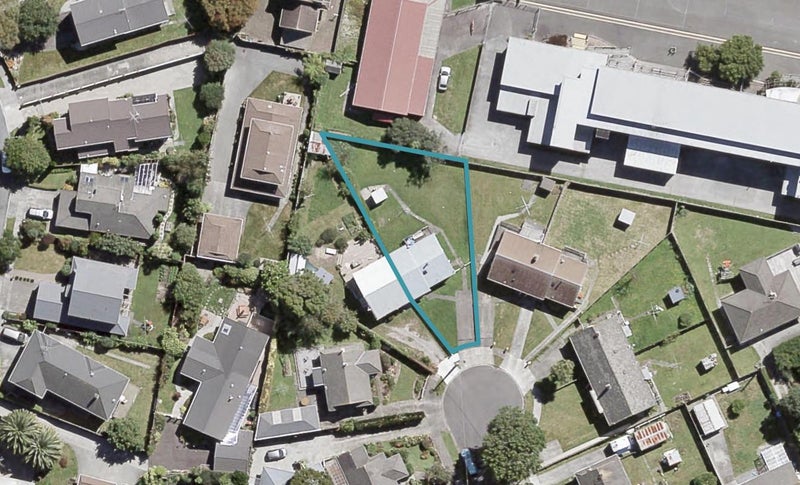 5 Burke Grove, Naenae, Lower Hutt - Carousel 1