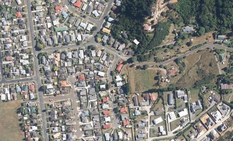 2/1 Dewsbury GR, Wainuiomata, Lower Hutt - Carousel 1