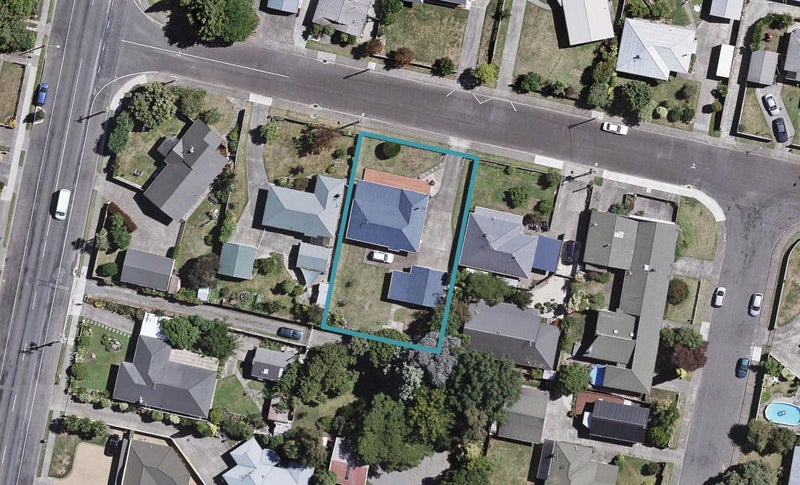 46 Warwick Crescent, Taradale, Napier - Carousel 1
