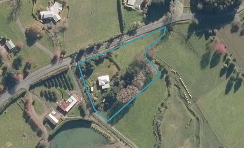 58 Main Road, Kamo - Carousel 1