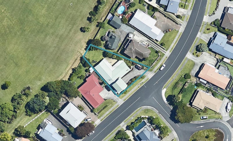 60 Carlton Street, Bellevue, Tauranga - Carousel 1