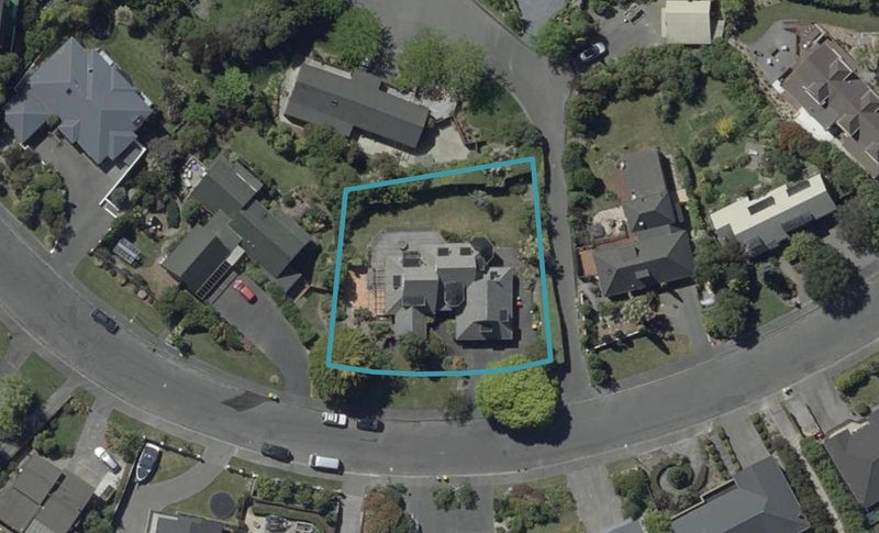 24 Woodside Common, Westmorland, Christchurch - Carousel 1