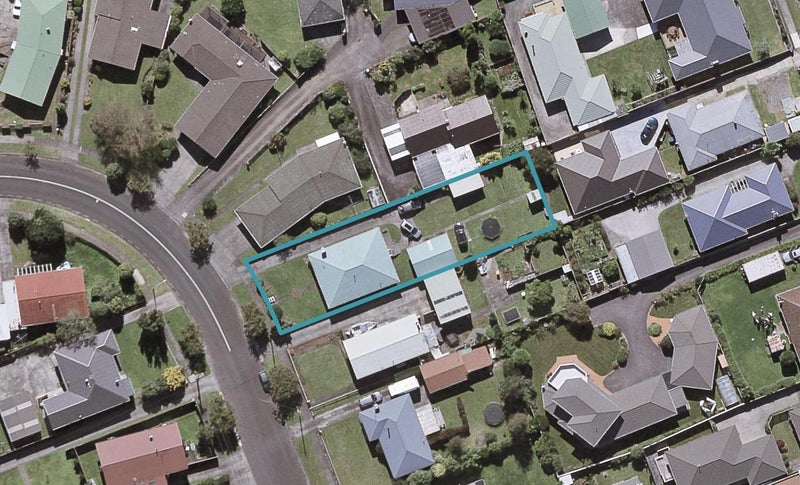 12 Truby King Street, Merrilands, New Plymouth - Carousel 1
