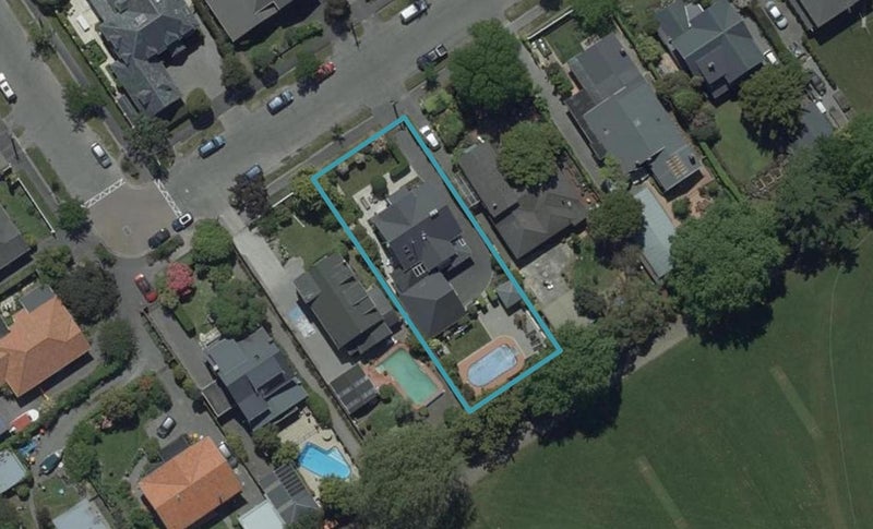 89 St Andrews Square, Strowan, Christchurch - Carousel 1