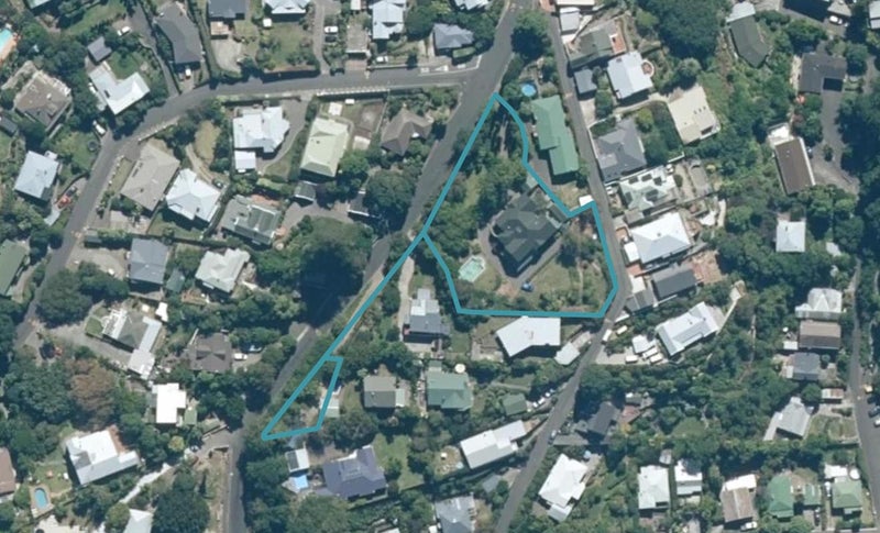 15 Thompson Road, Bluff Hill, Napier - Carousel 1
