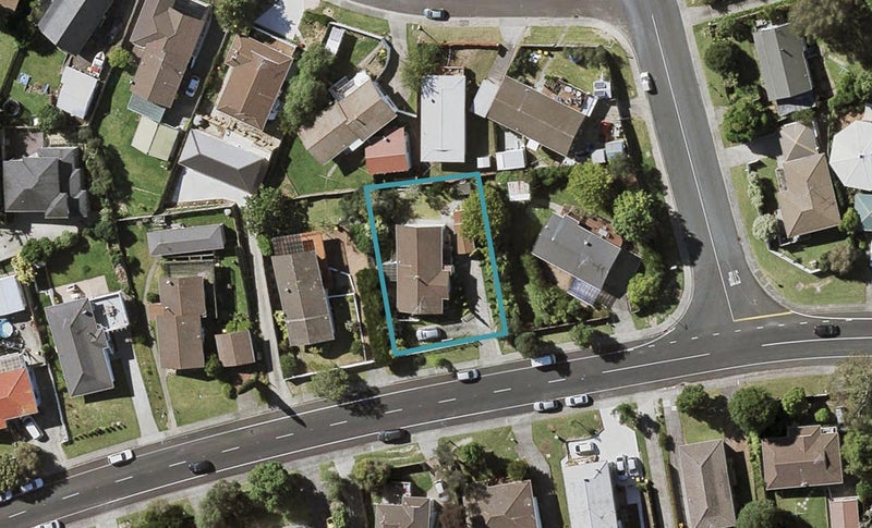24 Trias Road, Totara Vale, Auckland - Carousel 1