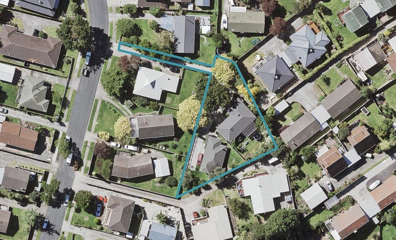 1/16 Cranberry Place, Bucklands Beach, Auckland - Carousel 1