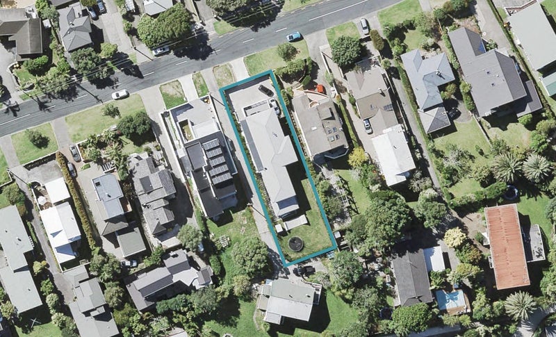 20 Kowhai Road, Campbells Bay, Auckland - Carousel 1