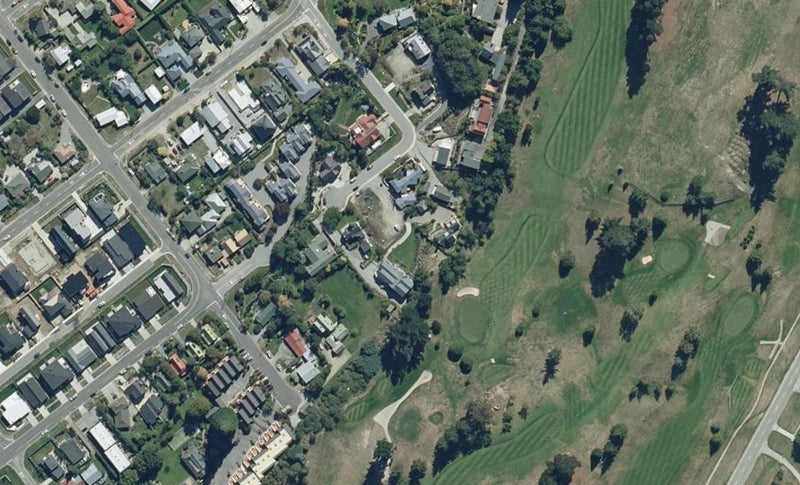16 Tenby Street, Wānaka - Carousel 1