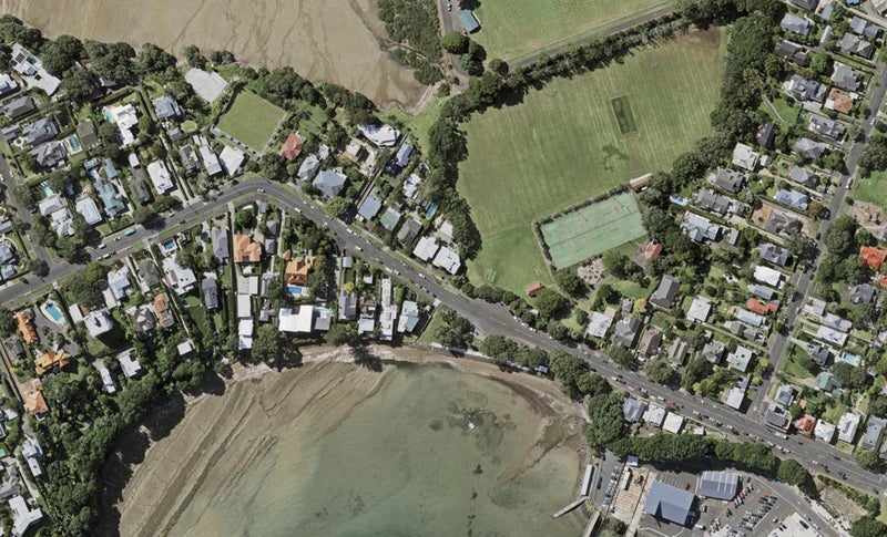 2 Stanley Point Road, Stanley Point, Auckland - Carousel 1