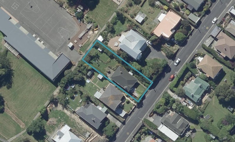 13 Gilmore Street, Wakari, Dunedin - Carousel 1