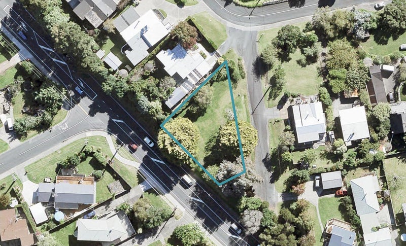 8 Hiwi Crescent, Stanmore Bay, Whangaparaoa - Carousel 1