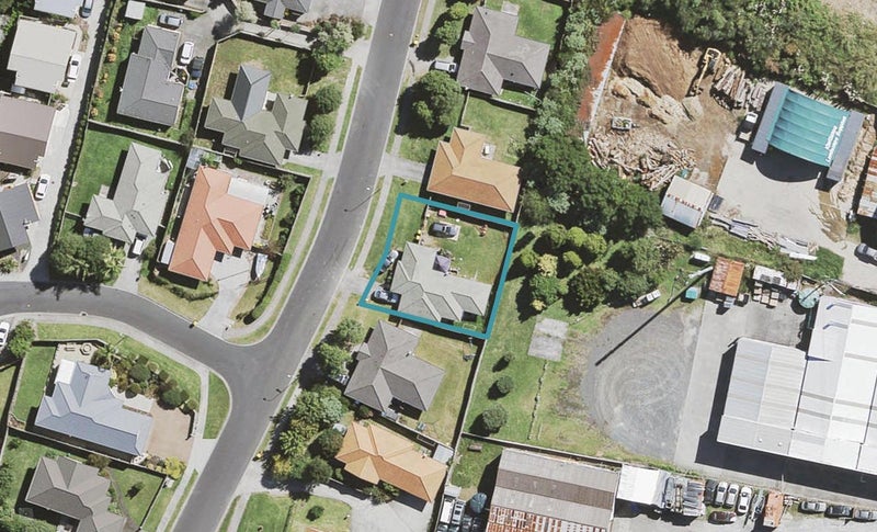 25 Woodbank Drive, Glen Eden, Auckland - Carousel 1