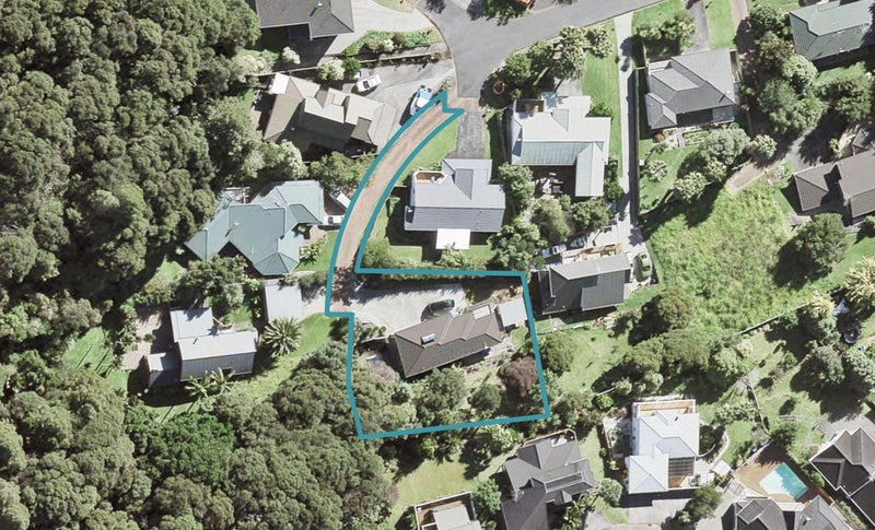 15 Dee Place, Torbay, Auckland - Carousel 1
