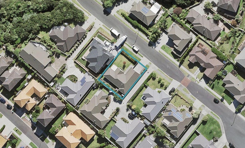 15 Northbrook Close, Greenhithe, Auckland - Carousel 1