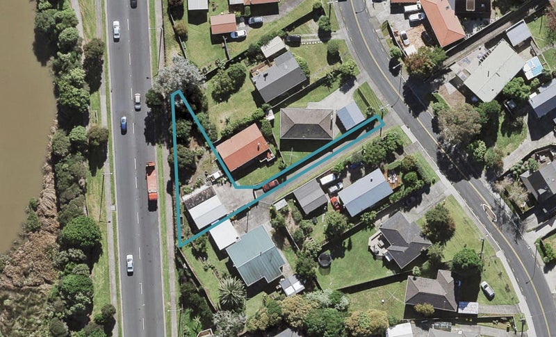 111 Vodanovich Road, Te Atatū South, Auckland - Carousel 1