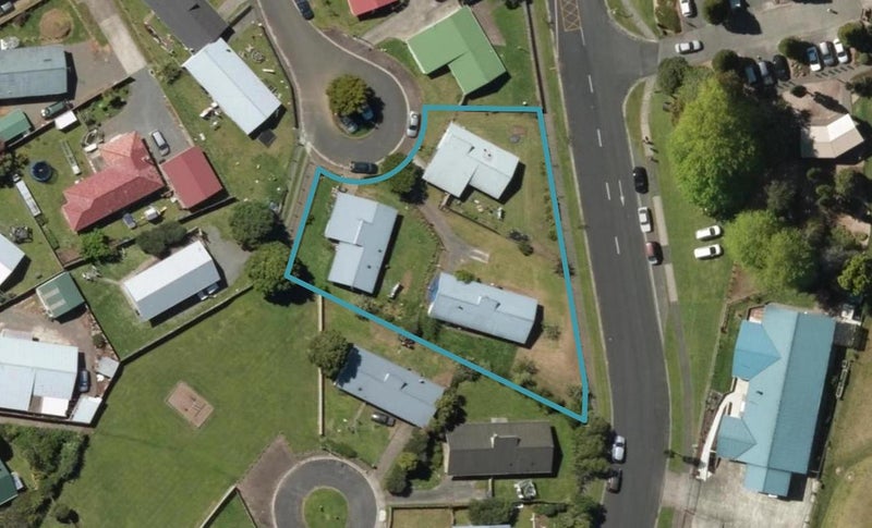 11 Okere Place, Tikipunga, Whangarei - Carousel 1