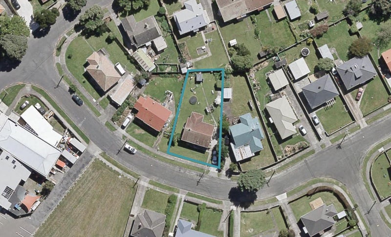 5 Hughes Crescent, Taita, Lower Hutt - Carousel 1