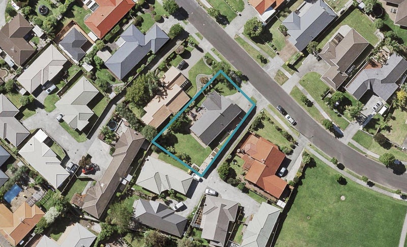 28 West Fairway, Golflands, Auckland - Carousel 1