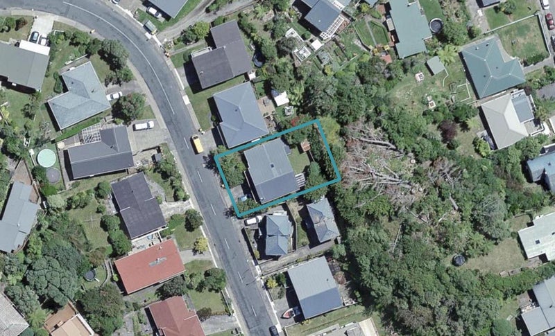 44 Thurleigh Grove, Karori, Wellington - Carousel 1