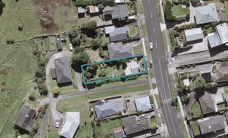 114 Pioneer Road, Moturoa, New Plymouth - Carousel 1