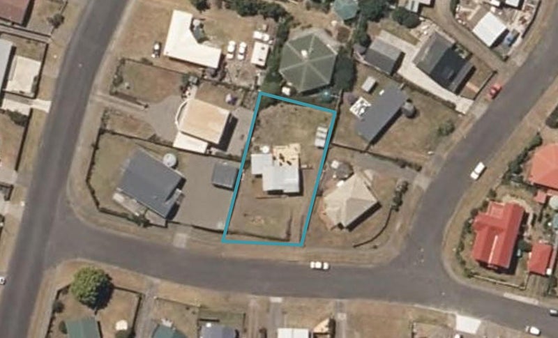 4 Matakane Street, Waitārere Beach, Levin - Carousel 1