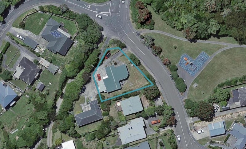 2 Lyndfield Lane, Newlands, Wellington - Carousel 1