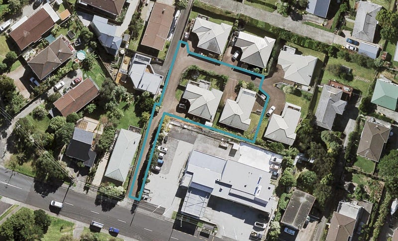 6/8A Target Road, Totara Vale, Auckland - Carousel 1
