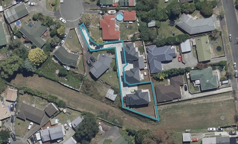 3/7 Guy Place, Melville, Hamilton - Carousel 1