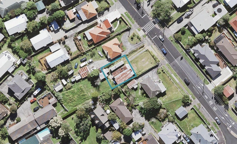 4B Croydon Road, New Lynn, Auckland - Carousel 1