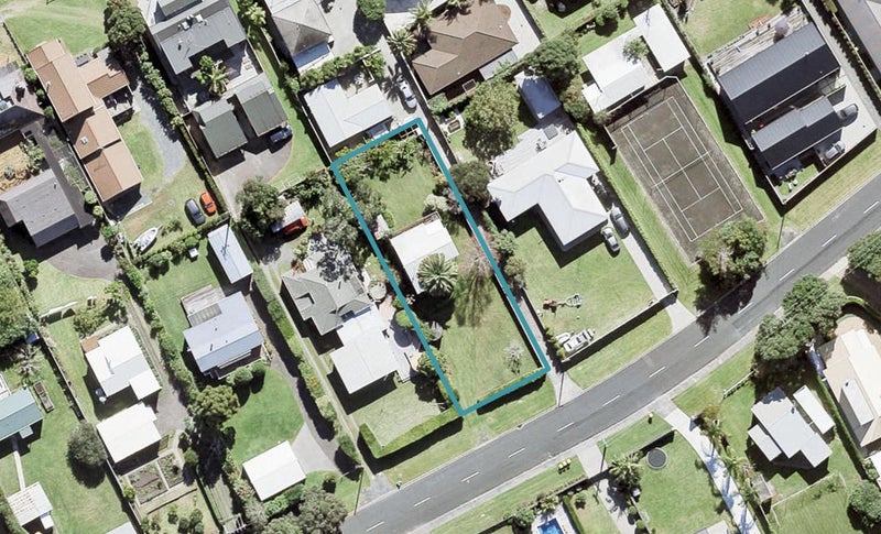 11 Laurence Street, Manly, Whangaparaoa - Carousel 1