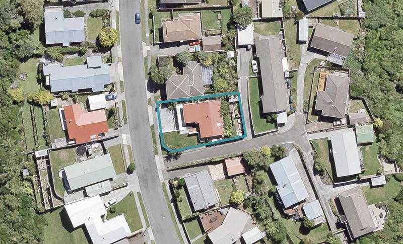 19 Mossburn Grove, Kelson, Lower Hutt - Carousel 1