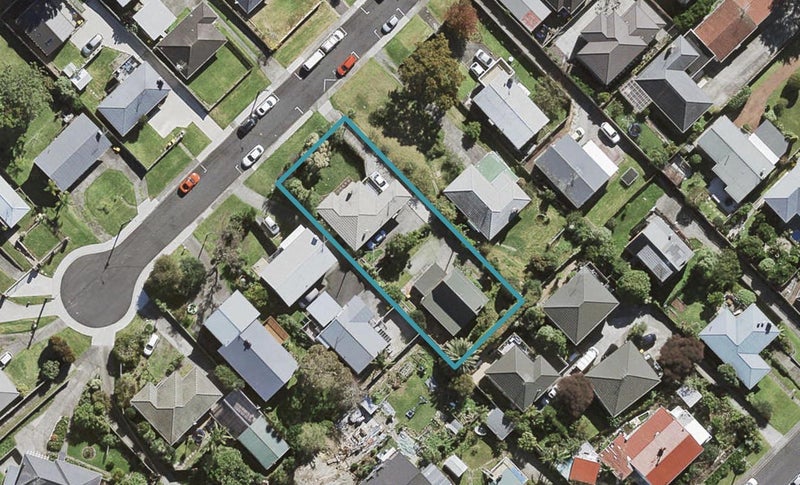 1/8 Raeben Avenue, Hillcrest, Auckland - Carousel 1