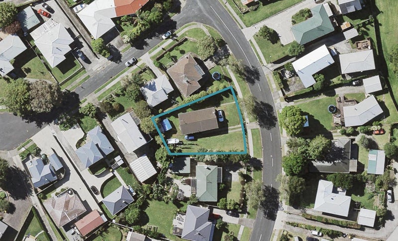 83 Ennis Avenue, Pakuranga Heights, Auckland - Carousel 1