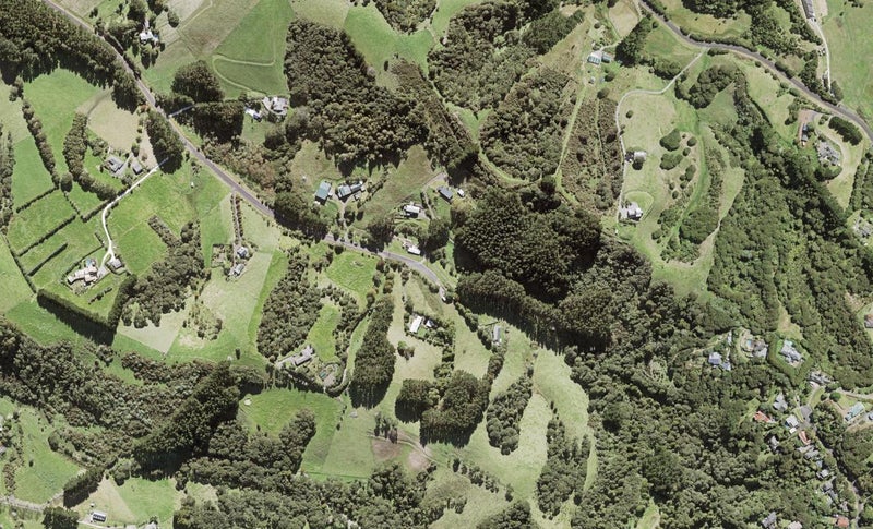8 Wendy Road, Waitakere, Auckland - Carousel 1