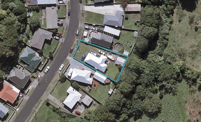 39 Pembroke Street, Westown, New Plymouth - Carousel 1