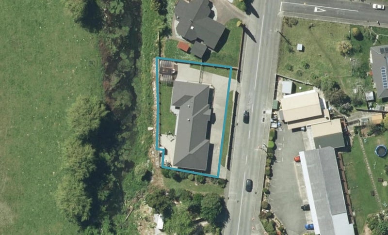 135 Commercial Street, Takaka - Carousel 1