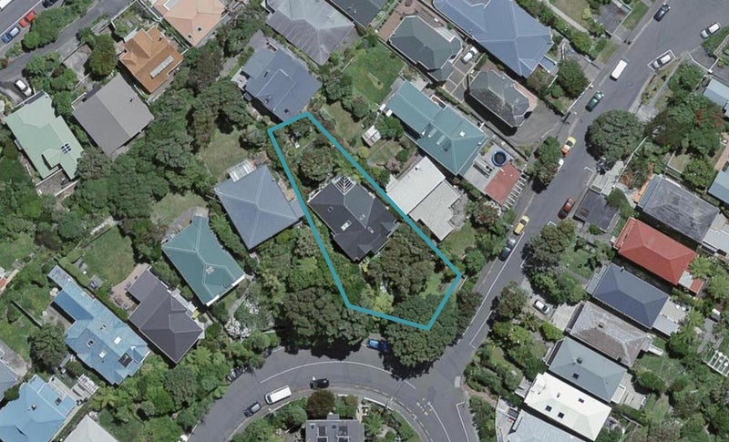 40 Grove Road, Kelburn, Wellington - Carousel 1