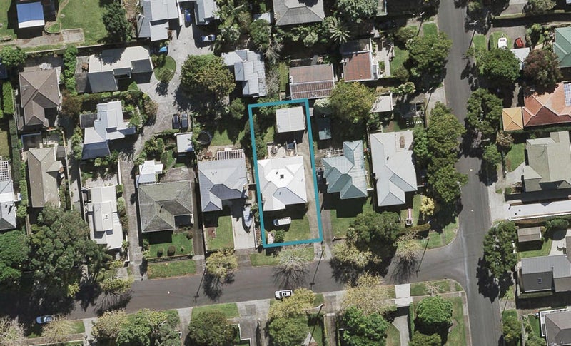 16 Taiere Terrace, Onehunga, Auckland - Carousel 1