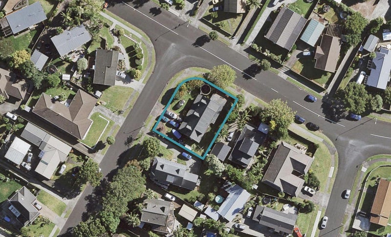 99 St Annes Crescent, Wattle Downs, Auckland - Carousel 1