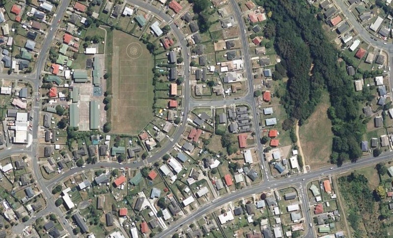 25 Miranda Street, Cannons Creek, Porirua - Carousel 1