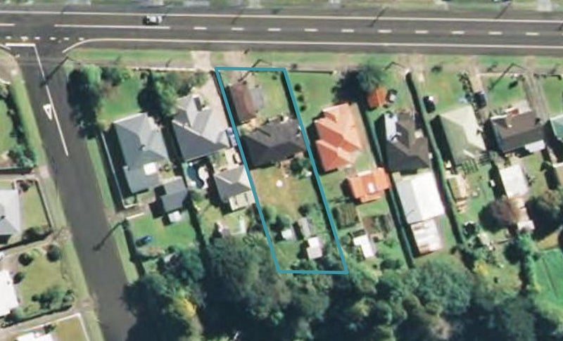 13 Pembroke Road, Stratford - Carousel 1