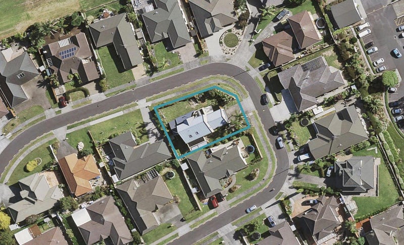 13 Norman Close, The Gardens, Auckland - Carousel 1