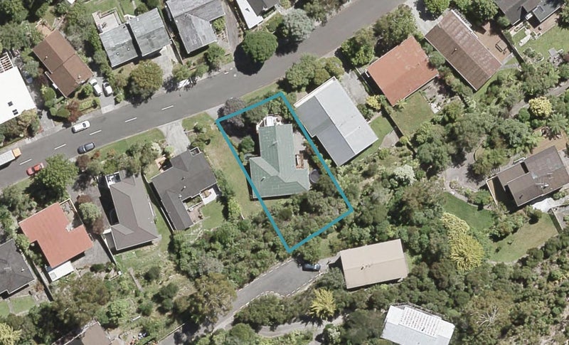 24 Chichester Drive, Pinehaven, Upper Hutt - Carousel 1